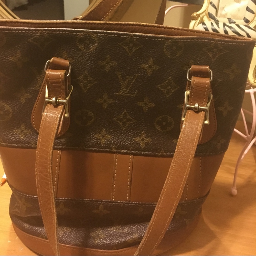 Vintage Louis Vuitton Bag! REPOSH!